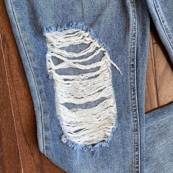 AFRM High Rise Distressed Jeans 25 - Picture 4 of 8